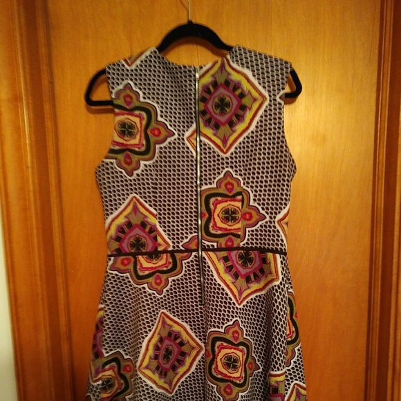 Dress - Picture 2 of 4